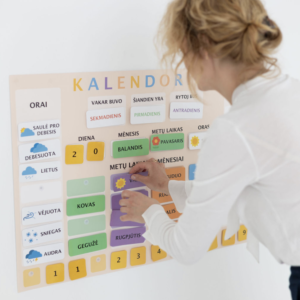 Kalendorius vaikams.  Vaikai nebesipainioja dienose.
